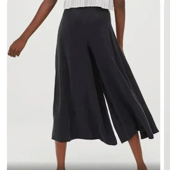 Women's Wide Leg Crop Pants Size 12 Large Bundle - Picture 9 of 10